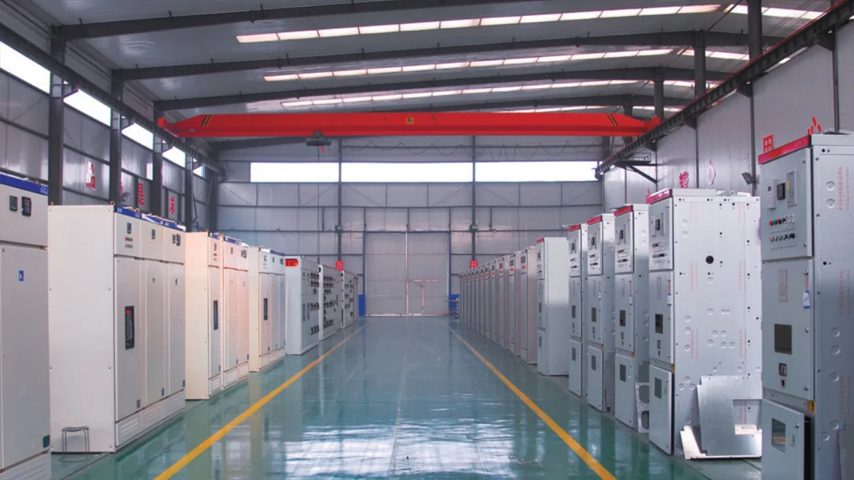 Switchgear cabinets arranged in the production hall